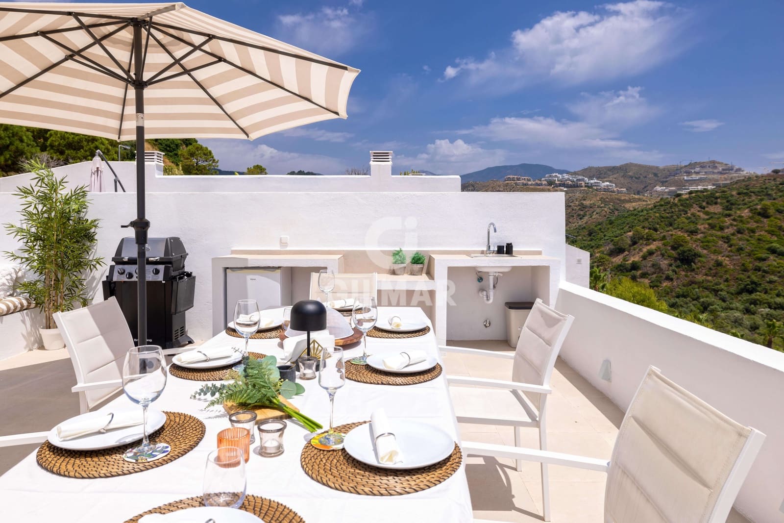 3 soverom Penthouse til salgs i Benahavis med svømmebasseng - € 850 000 (Ref: 9205774)