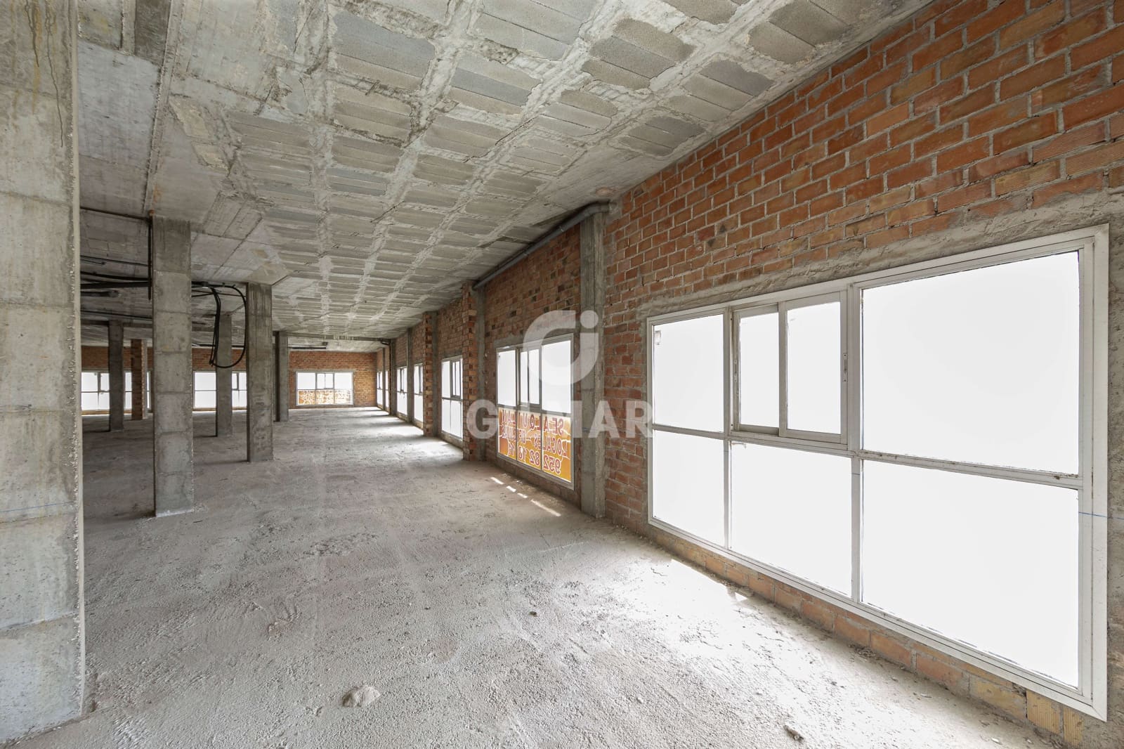 Commercial for sale in San Pedro de Alcantara with garage - € 1,680,000 (Ref: 9205775)