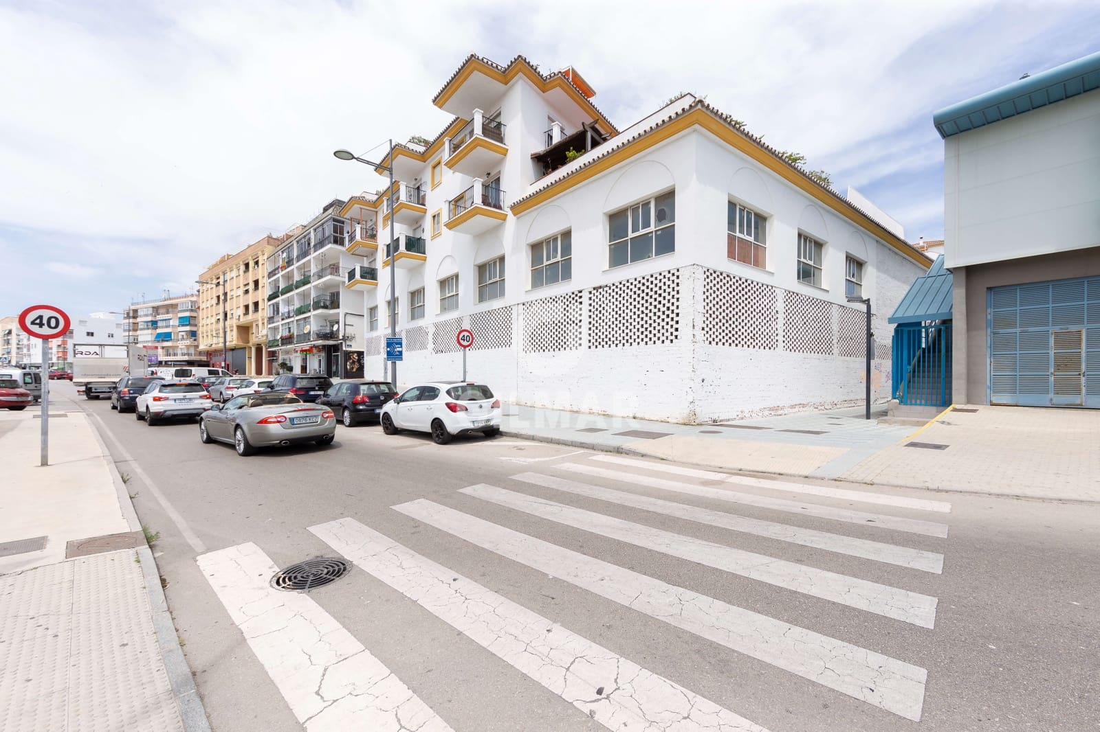 Commercial for sale in San Pedro de Alcantara with garage - € 1,680,000 (Ref: 9205775)