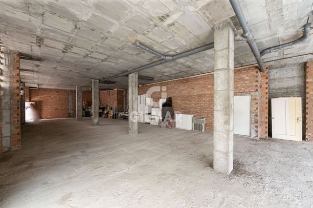 Commercial for sale in Nueva Alcántara, Marbella with garage - € 1,680,000 (Ref: 9205775)