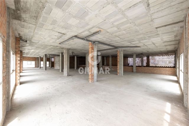 Commercial for sale in Nueva Alcántara, Marbella with garage - € 1,680,000 (Ref: 9205775)