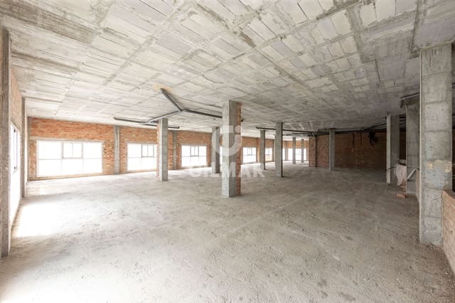 Commercial for sale in Nueva Alcántara, Marbella with garage - € 1,680,000 (Ref: 9205775)