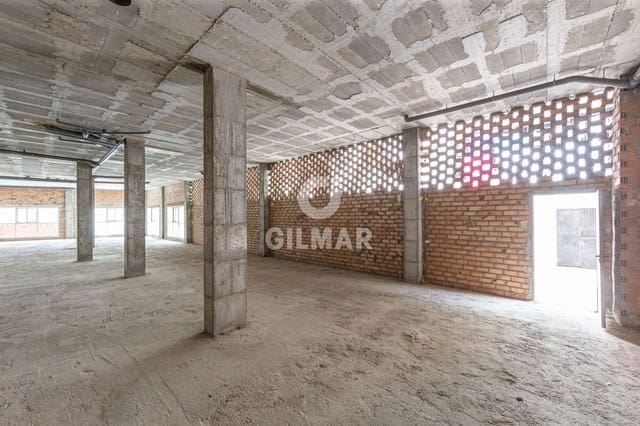 Commercial for sale in Nueva Alcántara, Marbella with garage - € 1,680,000 (Ref: 9205775)