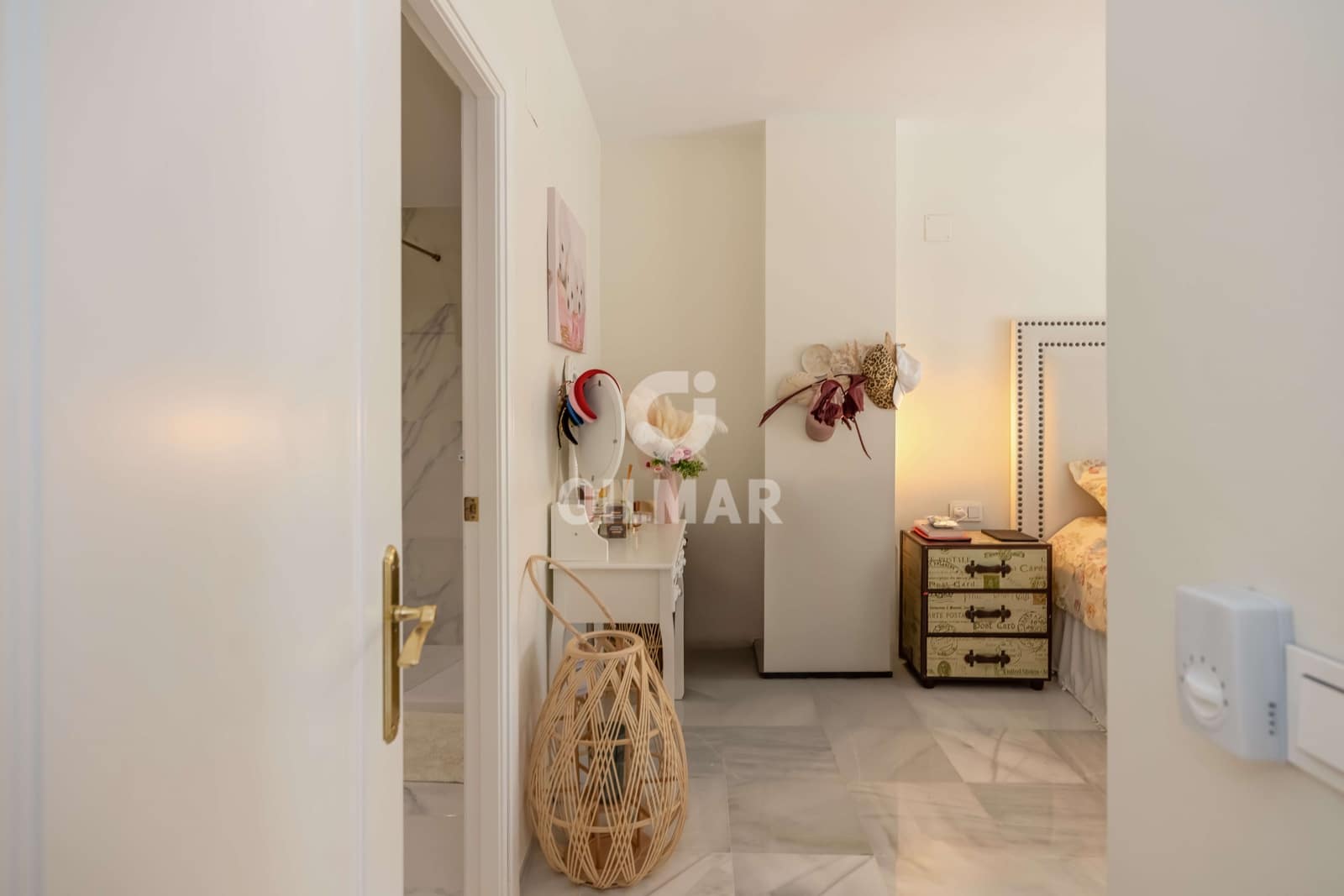 2 soverom Leilighet til salgs i Nueva Andalucia med svømmebasseng garasje - € 490 000 (Ref: 9205777)