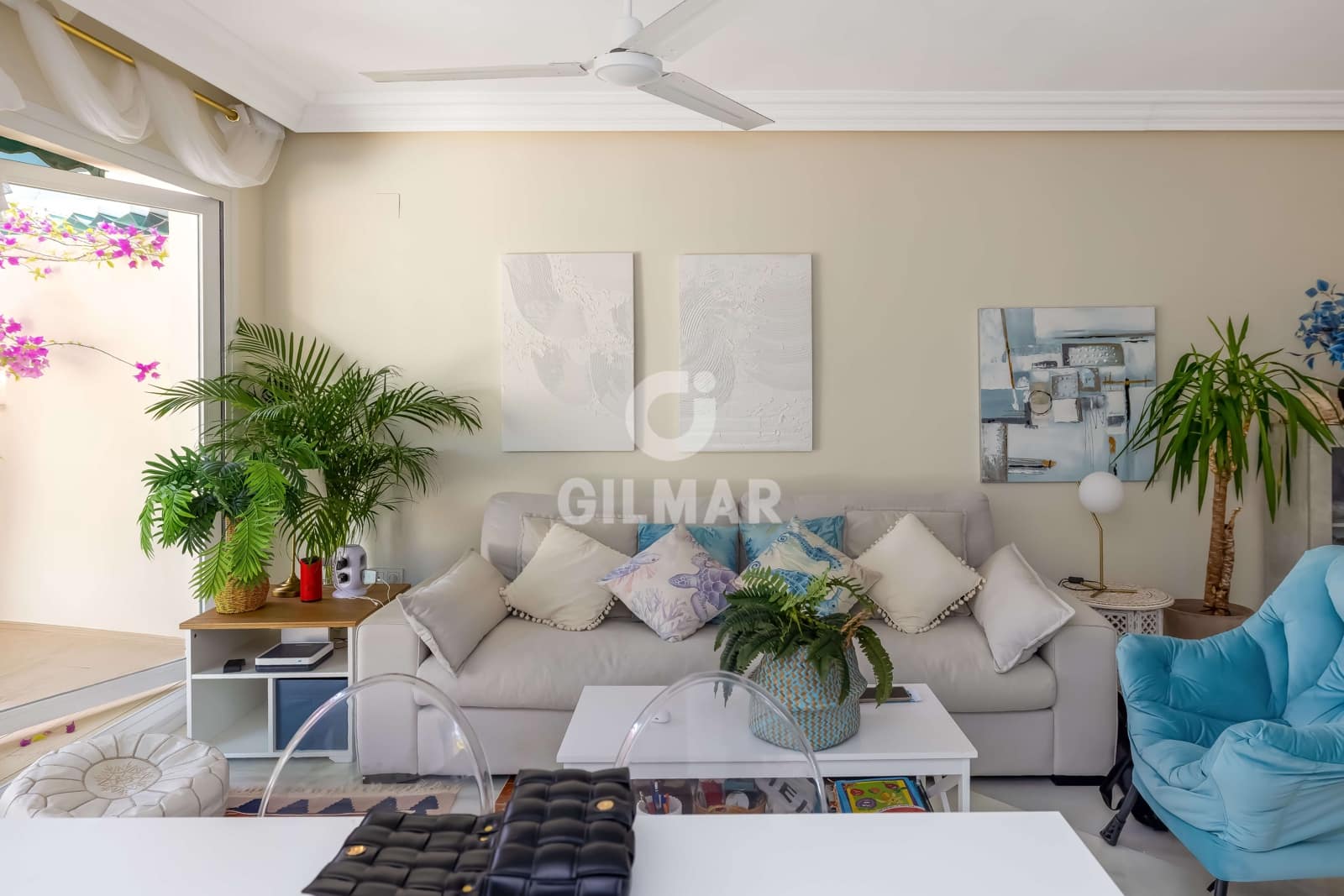 2 soverom Leilighet til salgs i Nueva Andalucia med svømmebasseng garasje - € 490 000 (Ref: 9205777)