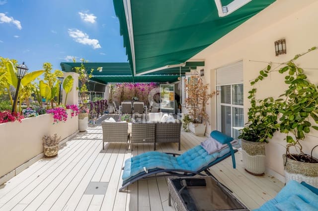 2 soverom Leilighet til salgs i Puerto Banus, Marbella med svømmebasseng garasje - € 490 000 (Ref: 9205777)