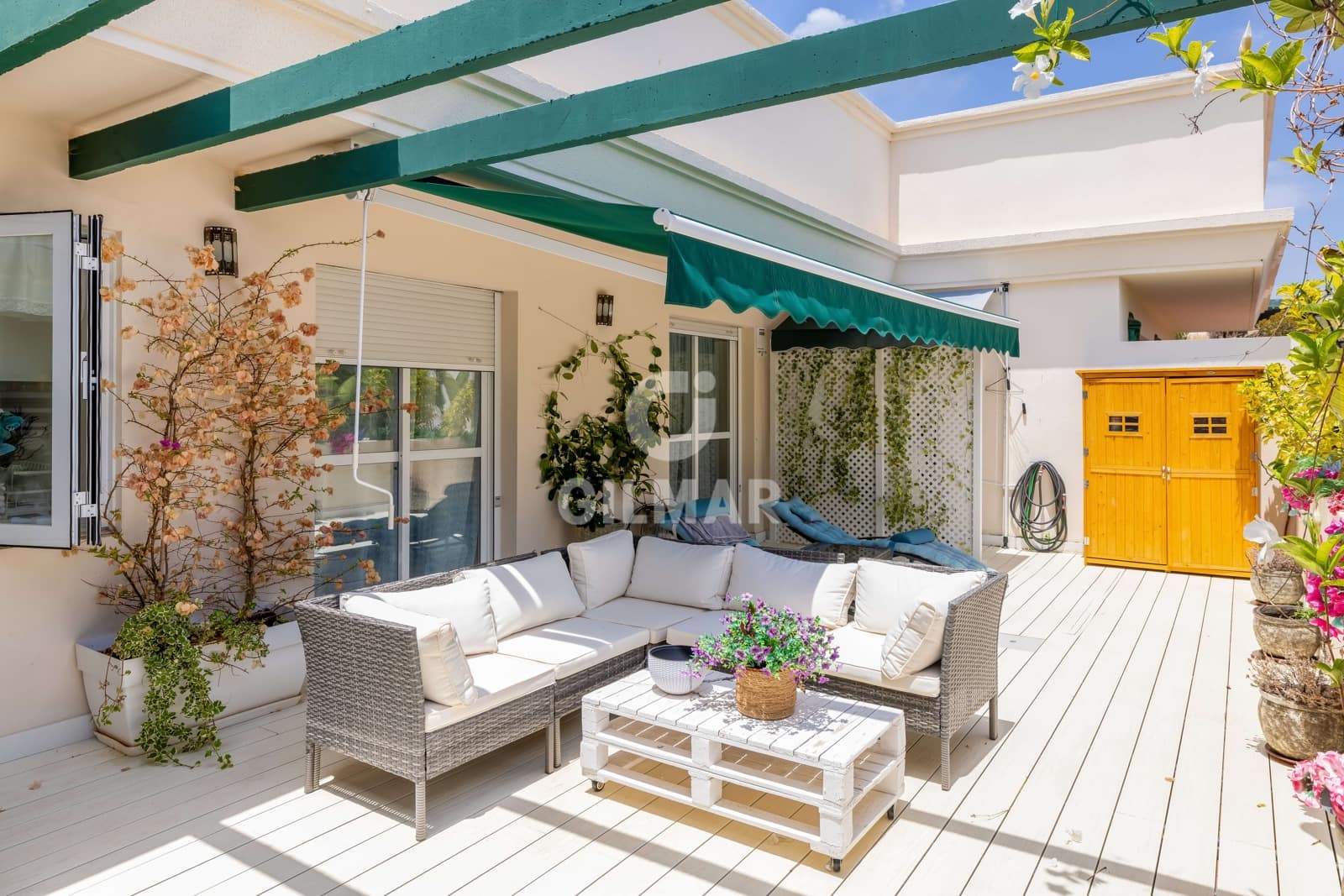 2 soverom Leilighet til salgs i Nueva Andalucia med svømmebasseng garasje - € 490 000 (Ref: 9205777)