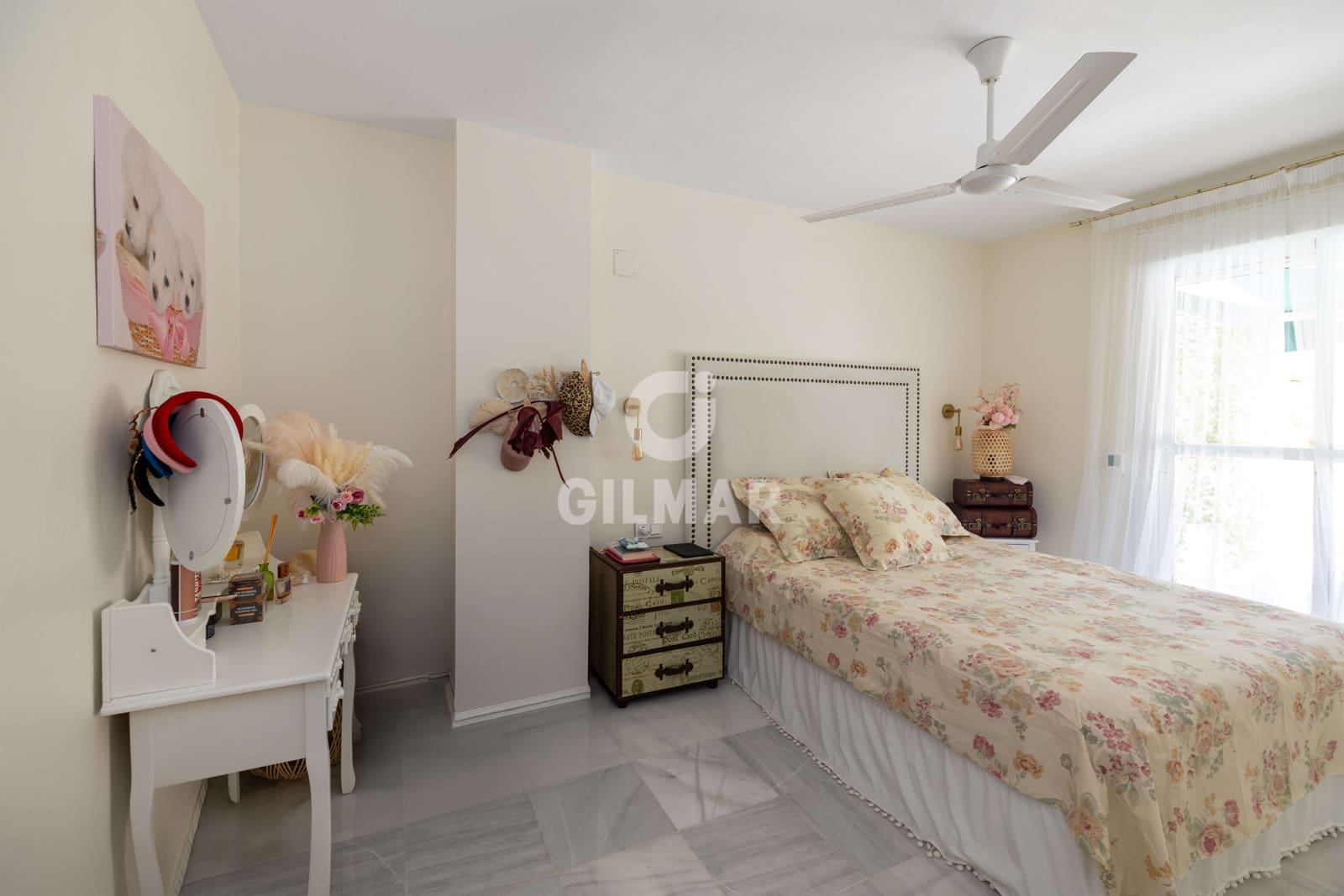 2 soverom Leilighet til salgs i Nueva Andalucia med svømmebasseng garasje - € 490 000 (Ref: 9205777)