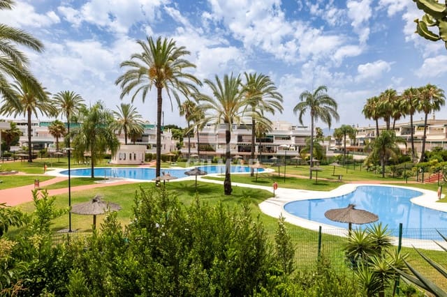 2 soverom Leilighet til salgs i Puerto Banus, Marbella med svømmebasseng garasje - € 490 000 (Ref: 9205777)