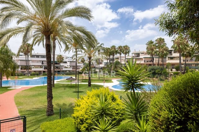 2 soverom Leilighet til salgs i Puerto Banus, Marbella med svømmebasseng garasje - € 490 000 (Ref: 9205777)