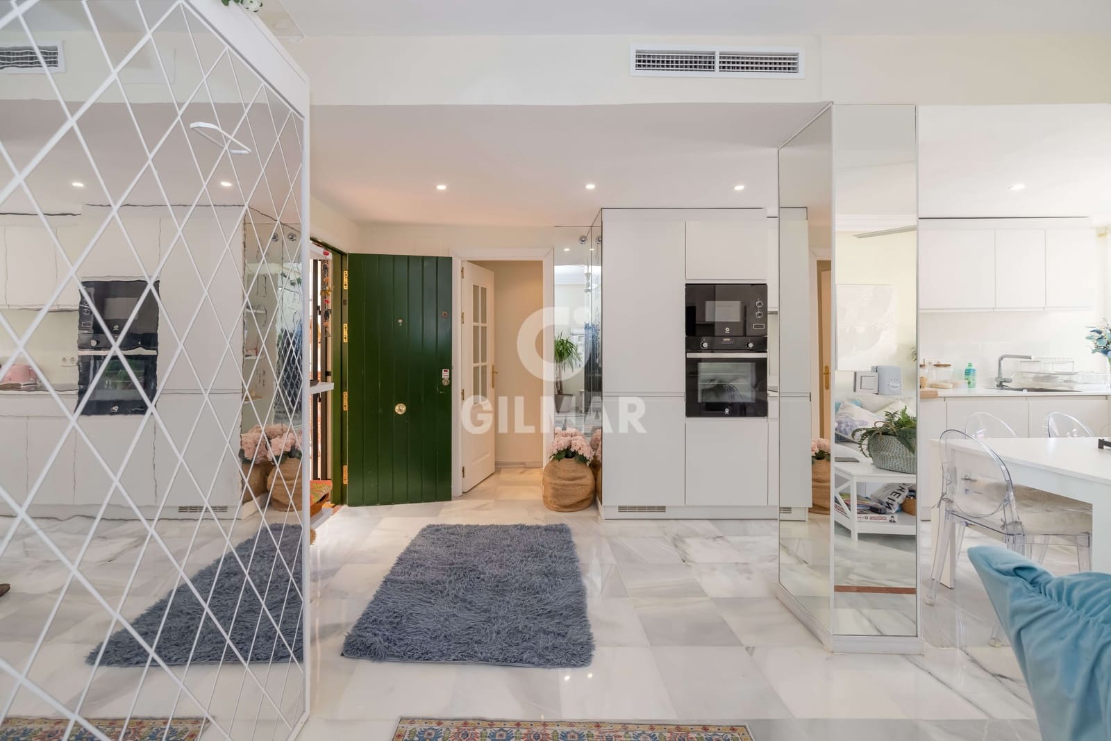 2 soverom Leilighet til salgs i Nueva Andalucia med svømmebasseng garasje - € 490 000 (Ref: 9205777)