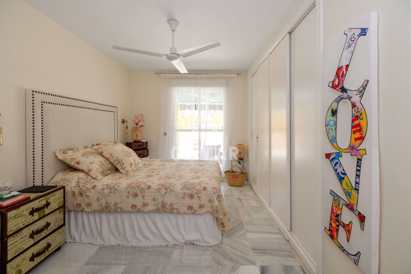 2 soverom Leilighet til salgs i Nueva Andalucia med svømmebasseng garasje - € 490 000 (Ref: 9205777)