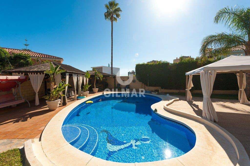 4 soverom Villa til salgs i Torremolinos - € 1 545 000 (Ref: 9205778)