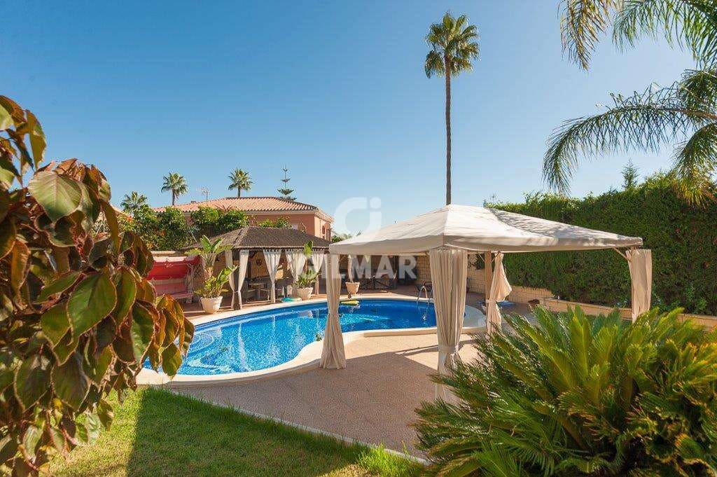 4 soverom Villa til salgs i Torremolinos - € 1 545 000 (Ref: 9205778)