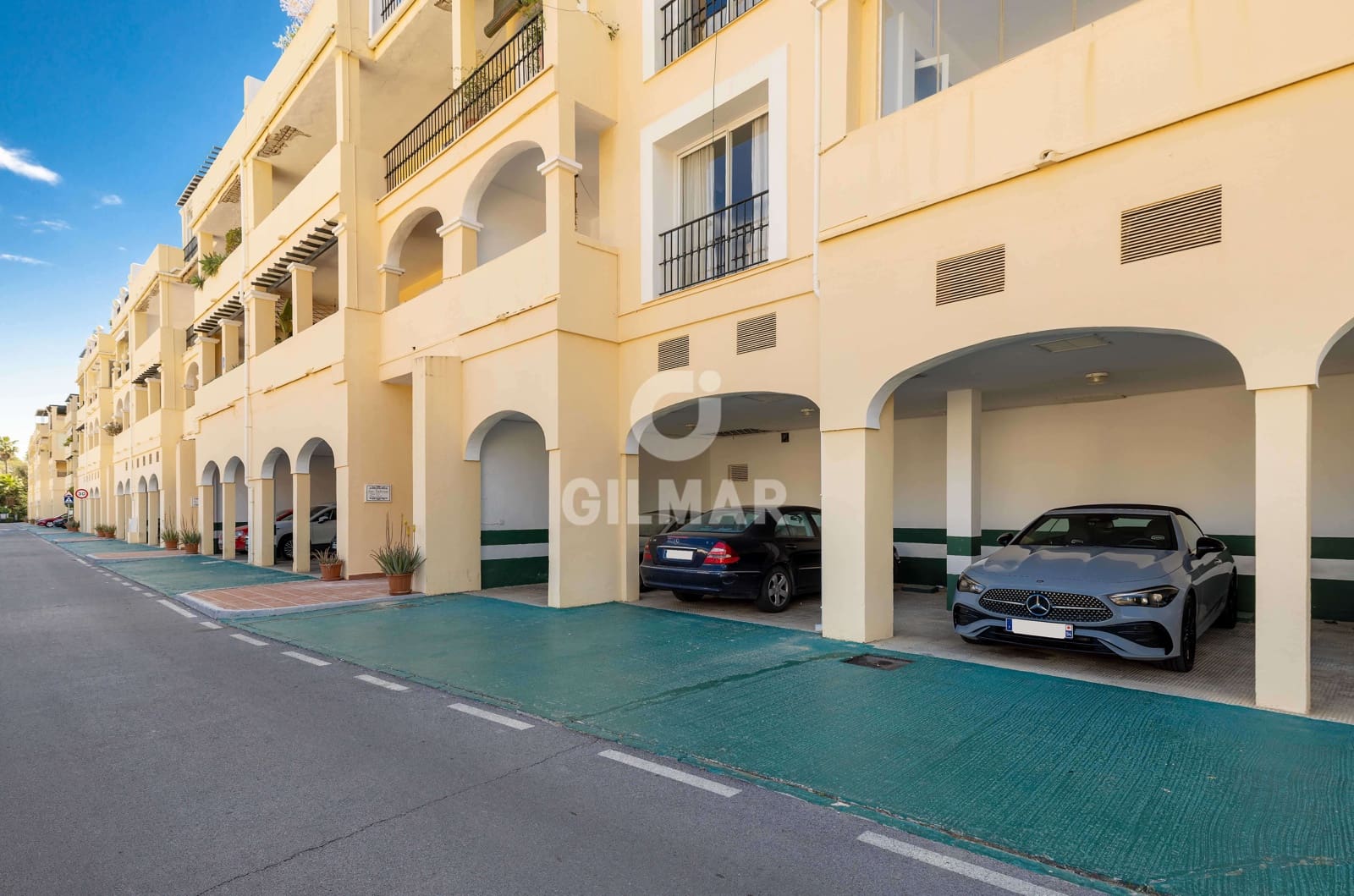2 soveværelse Penthouse til salg i La Quinta med swimmingpool garage - € 399.000 (Ref: 9205783)