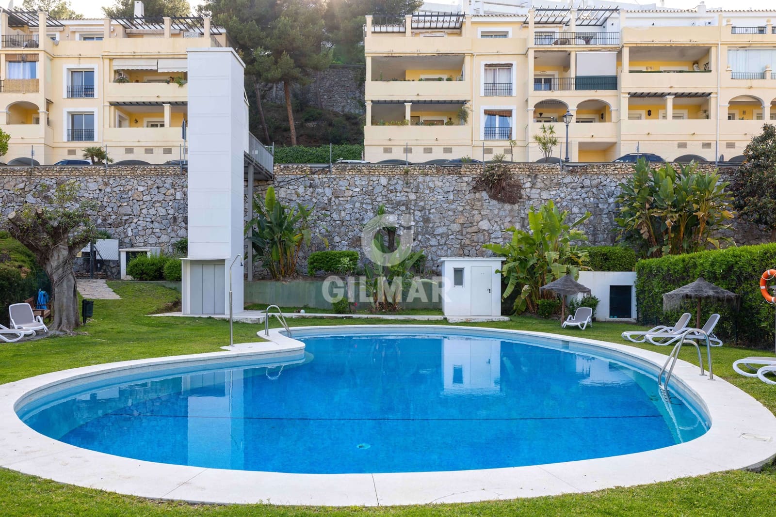 2 soveværelse Penthouse til salg i La Quinta med swimmingpool garage - € 399.000 (Ref: 9205783)