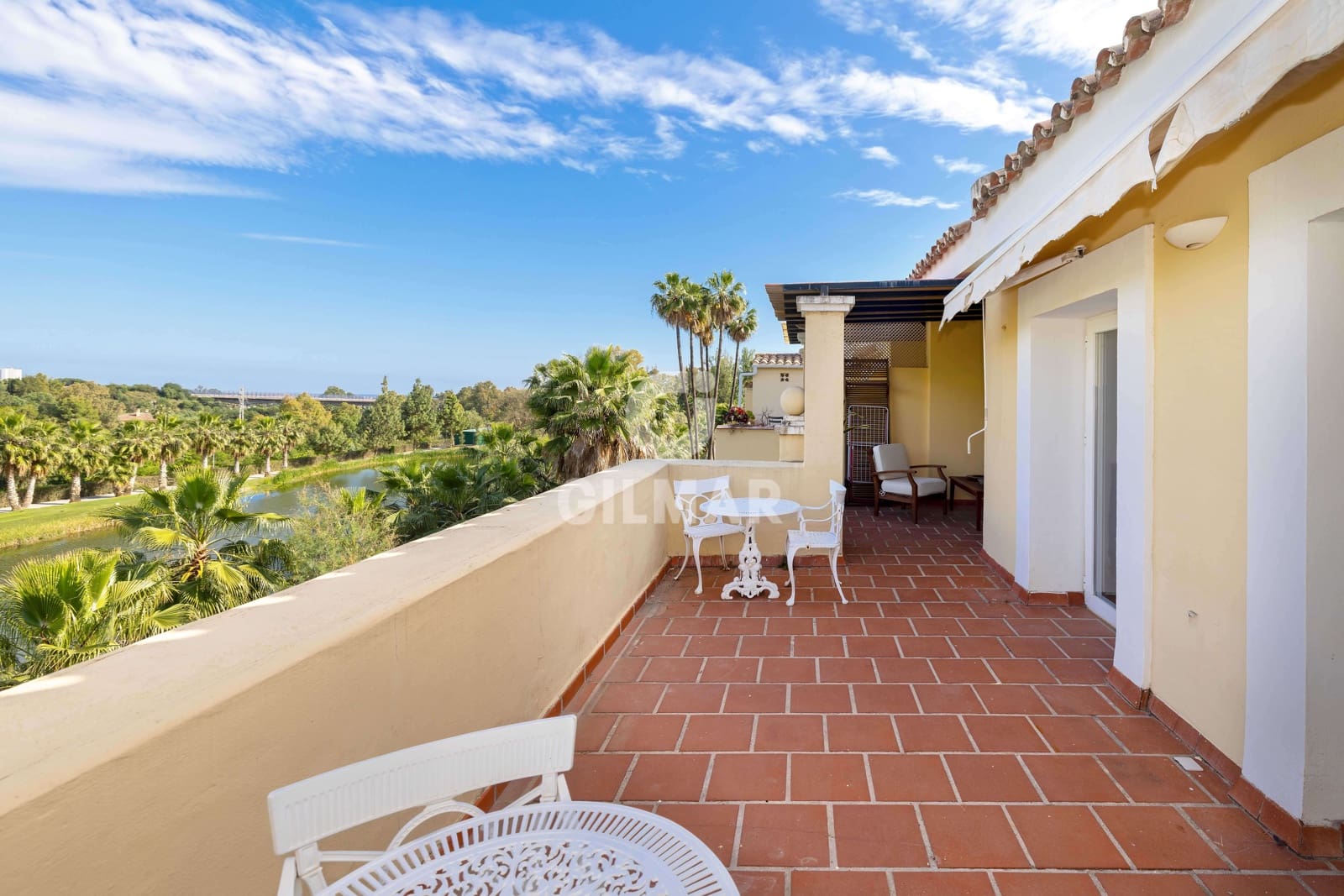 2 soveværelse Penthouse til salg i La Quinta med swimmingpool garage - € 399.000 (Ref: 9205783)