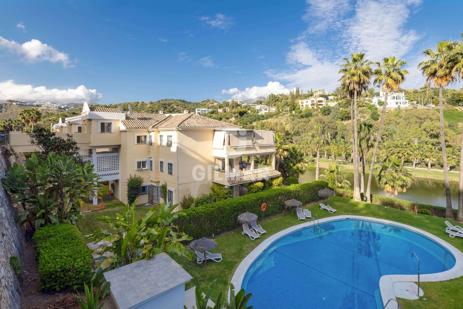 2 soveværelse Penthouse til salg i La Quinta med swimmingpool garage - € 399.000 (Ref: 9205783)