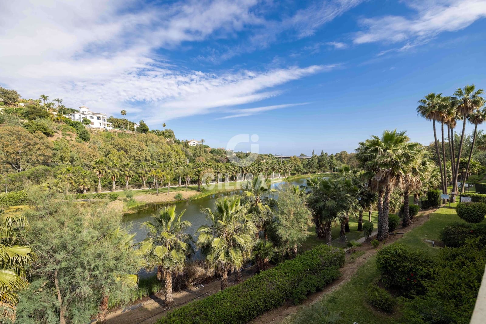 2 soveværelse Penthouse til salg i La Quinta med swimmingpool garage - € 399.000 (Ref: 9205783)