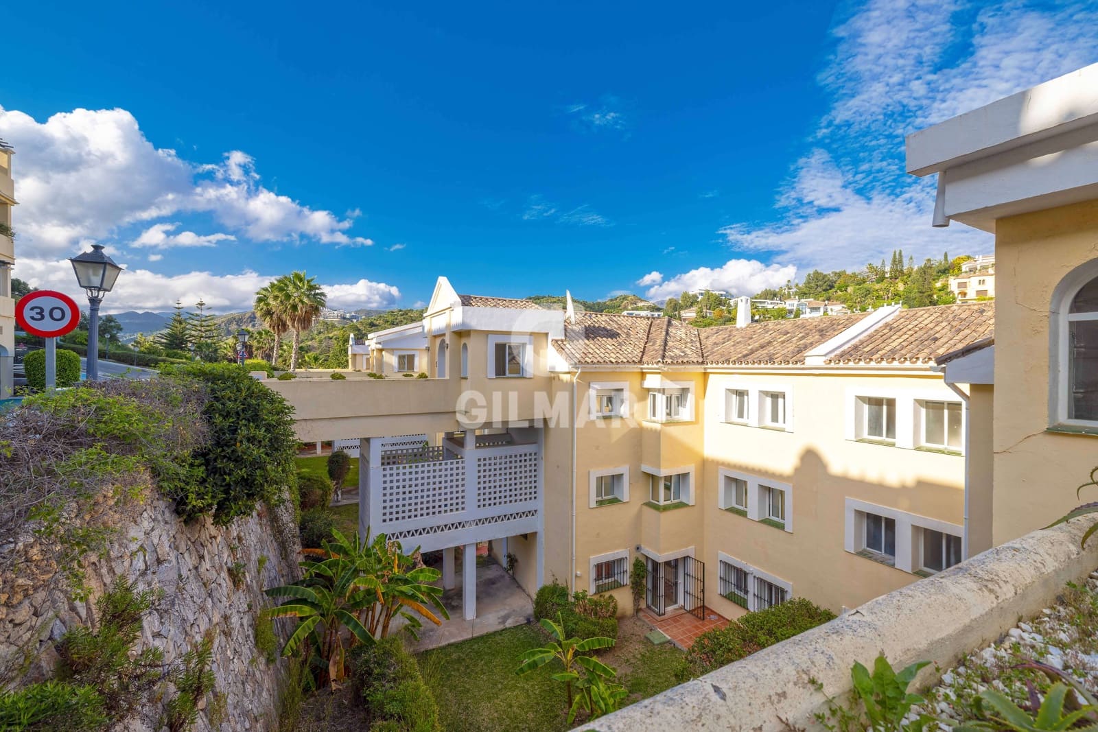 2 soveværelse Penthouse til salg i La Quinta med swimmingpool garage - € 399.000 (Ref: 9205783)