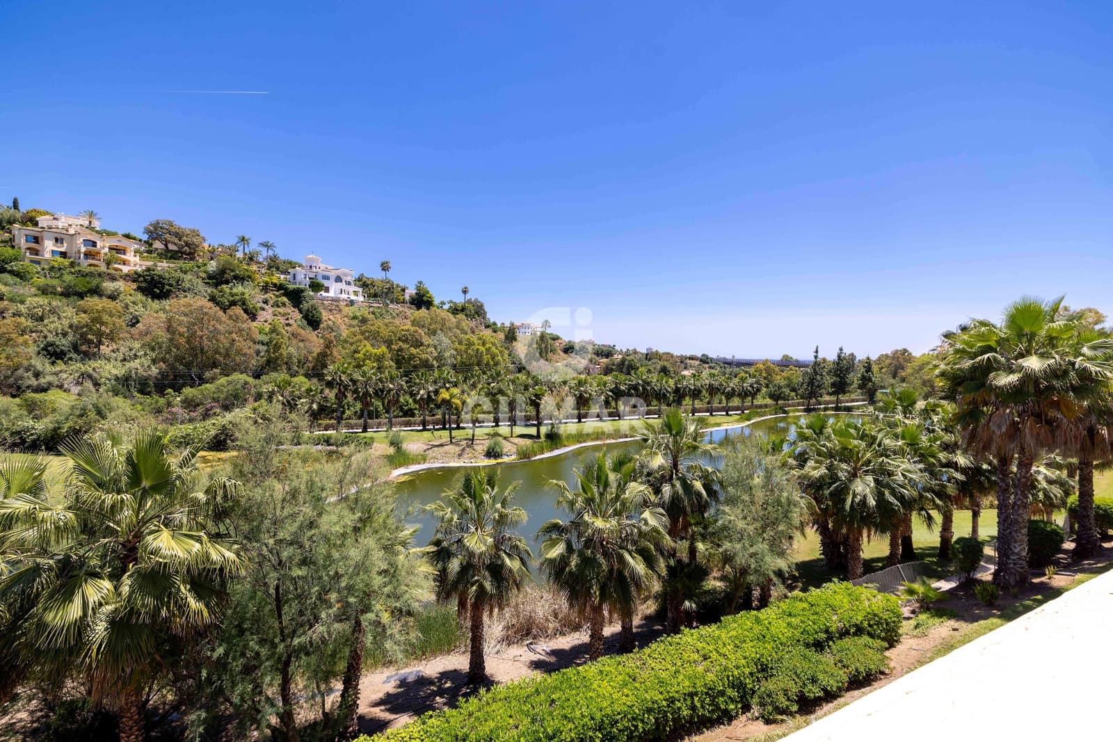 2 soveværelse Penthouse til salg i La Quinta med swimmingpool garage - € 399.000 (Ref: 9205783)