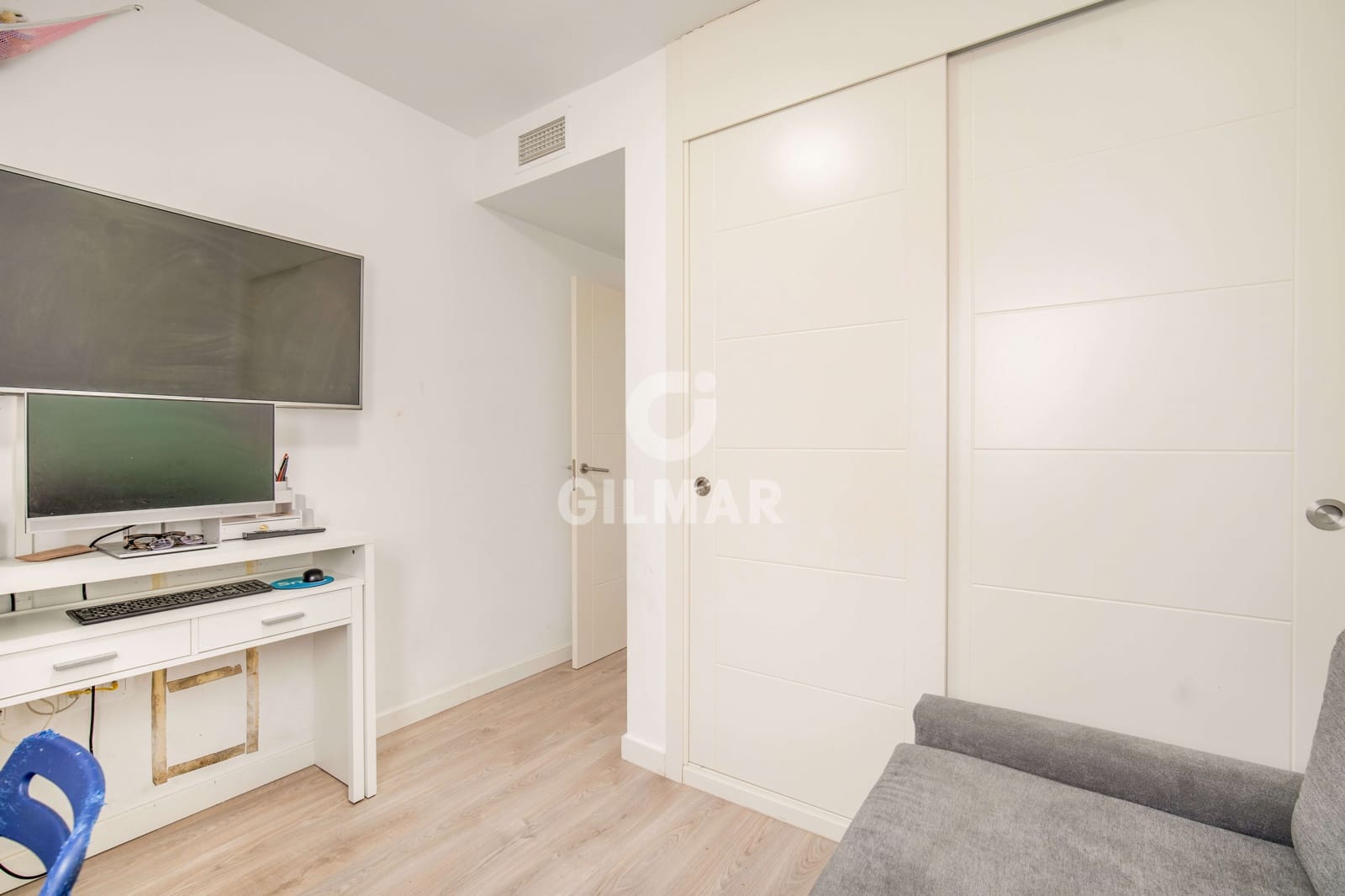 3 sypialnia Mieszkanie na sprzedaż w Nueva Andalucia z basenem garażem - 425 000 € (Ref: 9205788)