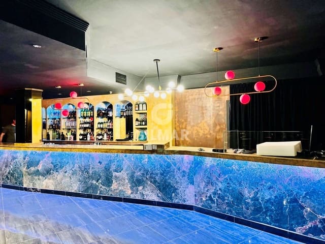 Kommersiell til salgs i Puerto Marina, Benalmádena - € 700 000 (Ref: 9205793)