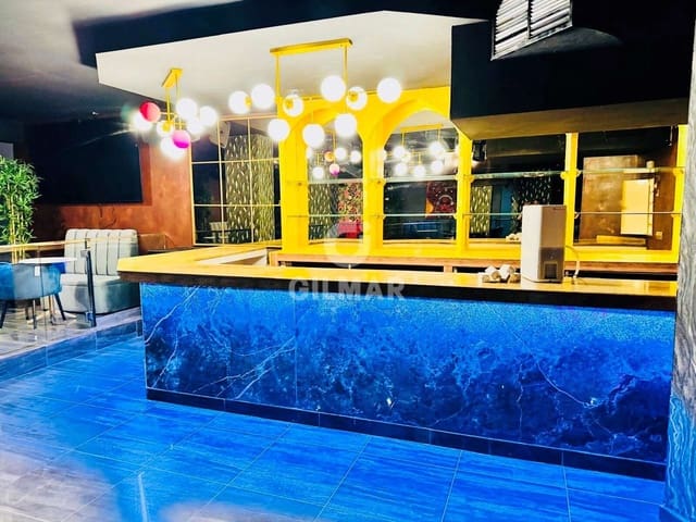 Kommersiell til salgs i Puerto Marina, Benalmádena - € 700 000 (Ref: 9205793)