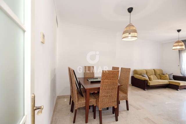 3 soverom Penthouse til salgs i Zona Centro Comercial Torrequebrada, Benalmádena med svømmebasseng garasje - € 450 000 (Ref: 9205797)