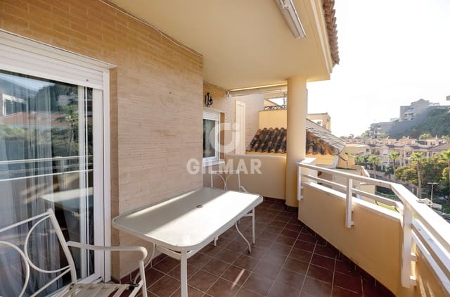3 soverom Penthouse til salgs i Zona Centro Comercial Torrequebrada, Benalmádena med svømmebasseng garasje - € 450 000 (Ref: 9205797)