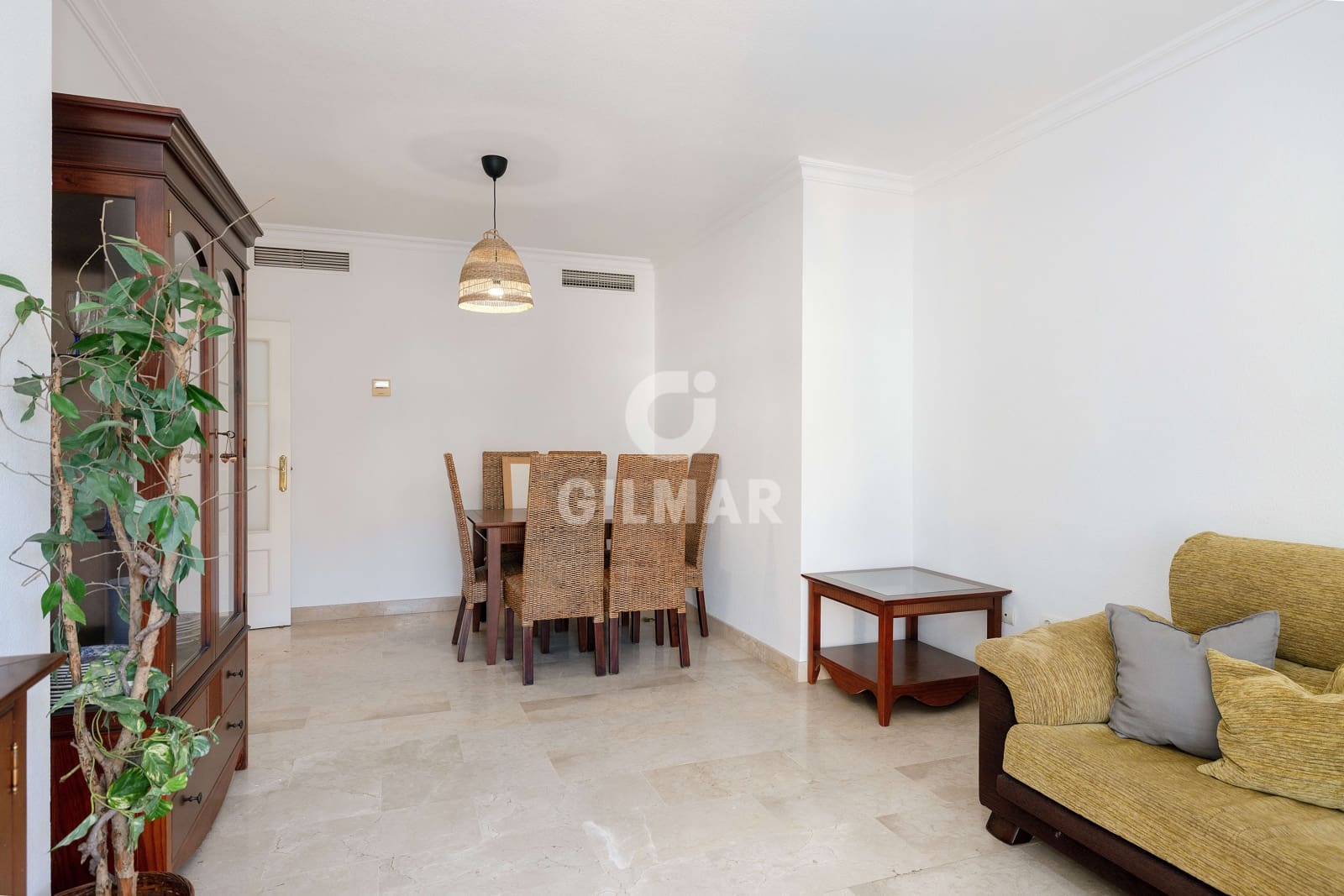 3 soverom Penthouse til salgs i Torrequebrada med svømmebasseng garasje - € 450 000 (Ref: 9205797)