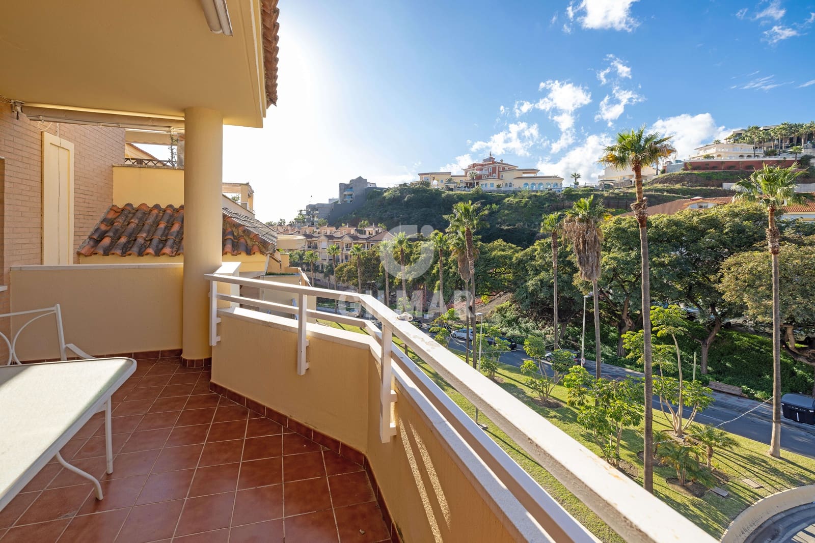 3 soverom Penthouse til salgs i Torrequebrada med svømmebasseng garasje - € 450 000 (Ref: 9205797)