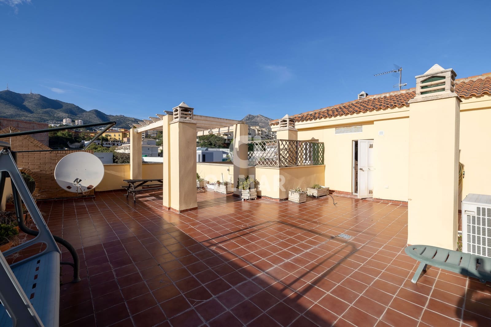 3 soverom Penthouse til salgs i Torrequebrada med svømmebasseng garasje - € 450 000 (Ref: 9205797)