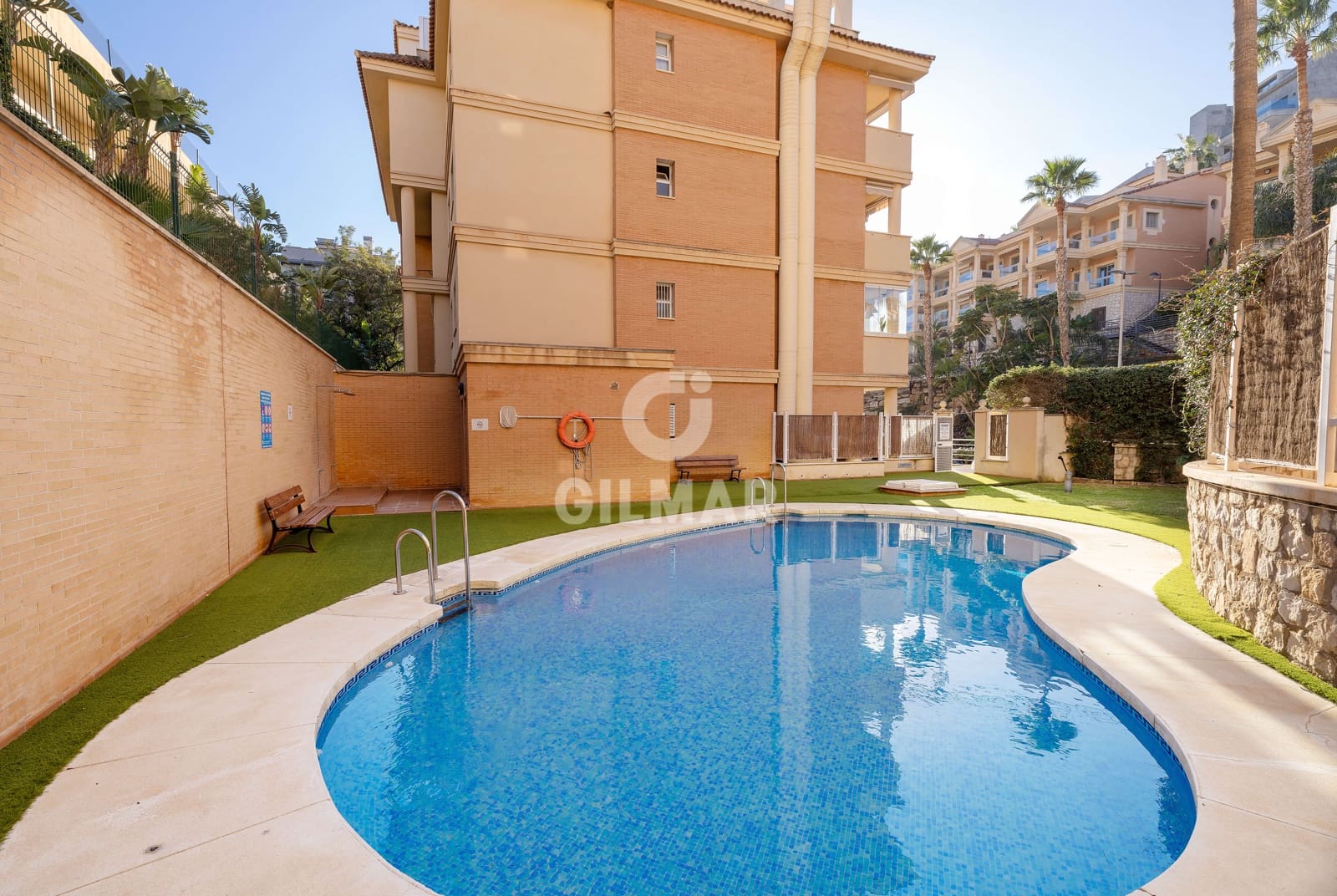 3 soverom Penthouse til salgs i Torrequebrada med svømmebasseng garasje - € 450 000 (Ref: 9205797)