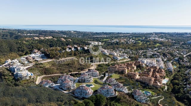 2 soveværelse Penthouse til salg i Los Naranjos, Marbella med swimmingpool garage - € 511.500 (Ref: 9205800)