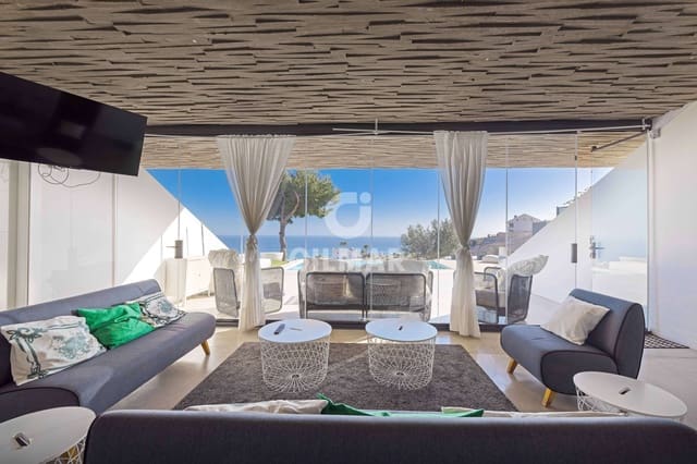 Chalet de 4 habitaciones en Santangelo, Benalmádena en venta con piscina - 1.484.700 € (Ref: 9205807)