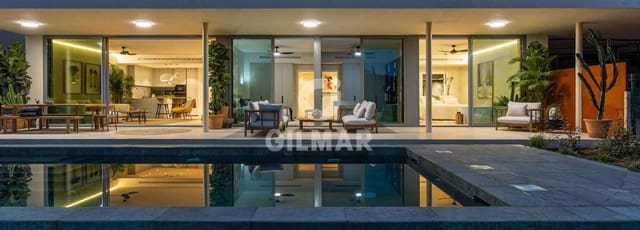 3 makuuhuone Asunto myytävänä paikassa Benalmadena Costa, Benalmádena mukana uima-altaan 
autotalli - 1 350 000 € (Ref: 9205813)