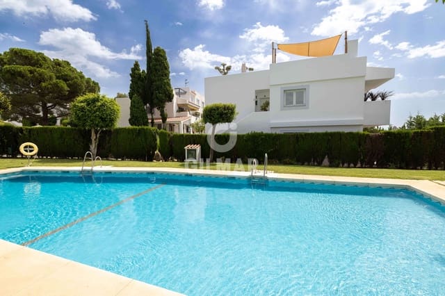 Piso de 3 habitaciones en Los Naranjos, Marbella en venta con piscina garaje - 535.000 € (Ref: 9205819)