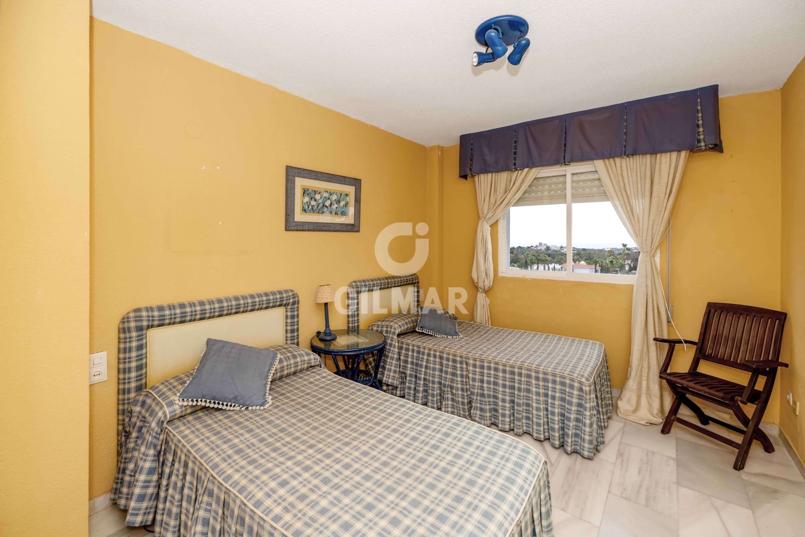 3 makuuhuone Asunto myytävänä paikassa Nueva Andalucia mukana uima-altaan 
autotalli - 535 000 € (Ref: 9205819)