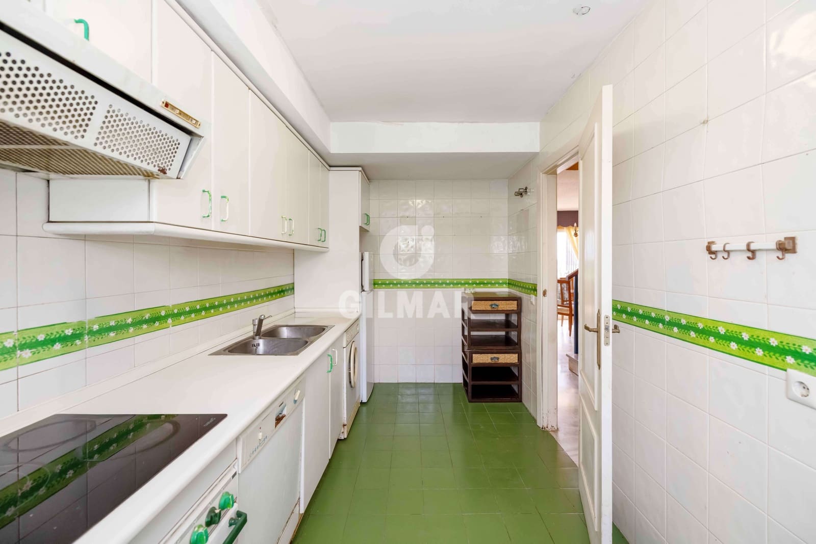 3 makuuhuone Asunto myytävänä paikassa Nueva Andalucia mukana uima-altaan 
autotalli - 535 000 € (Ref: 9205819)