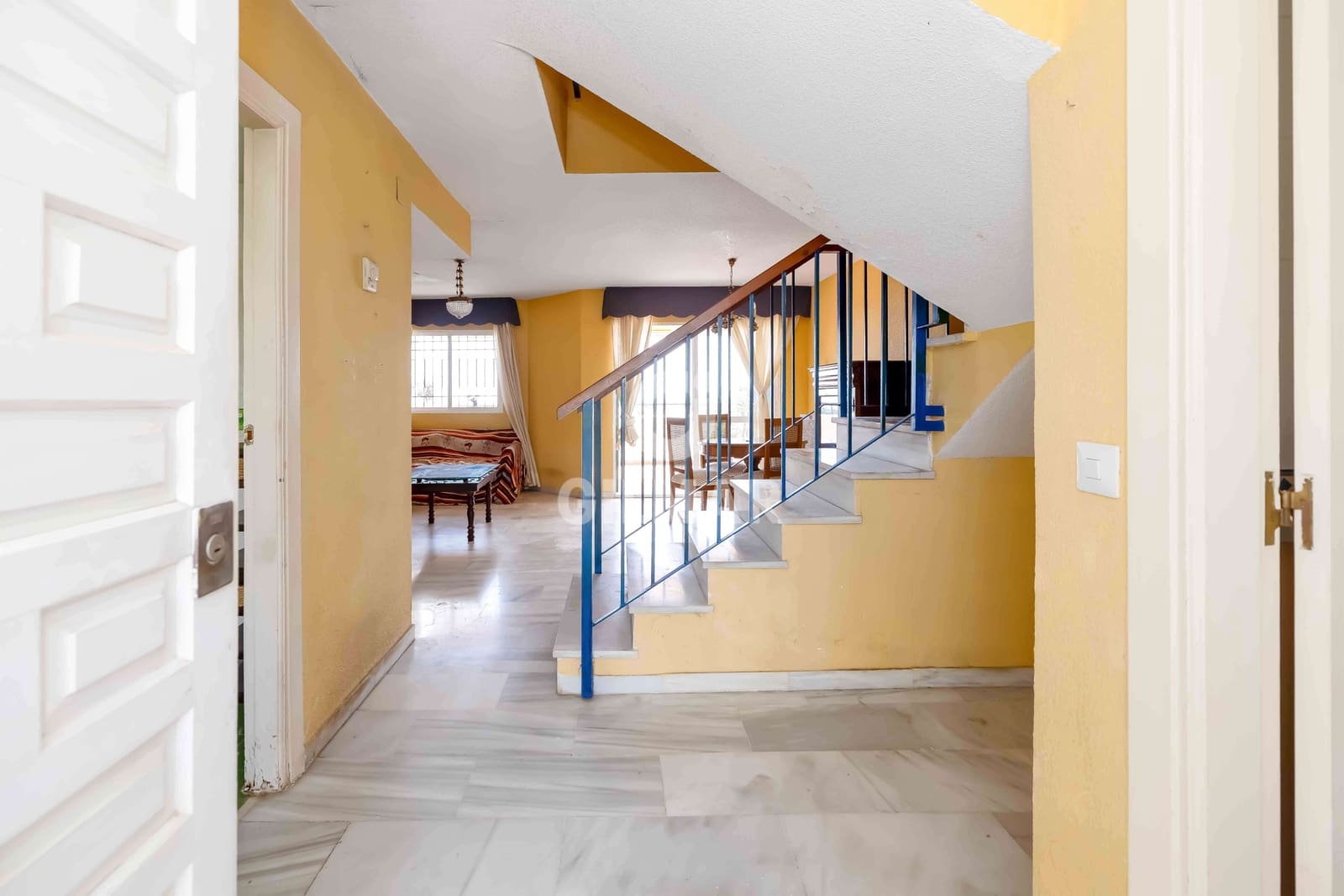 3 makuuhuone Asunto myytävänä paikassa Nueva Andalucia mukana uima-altaan 
autotalli - 535 000 € (Ref: 9205819)