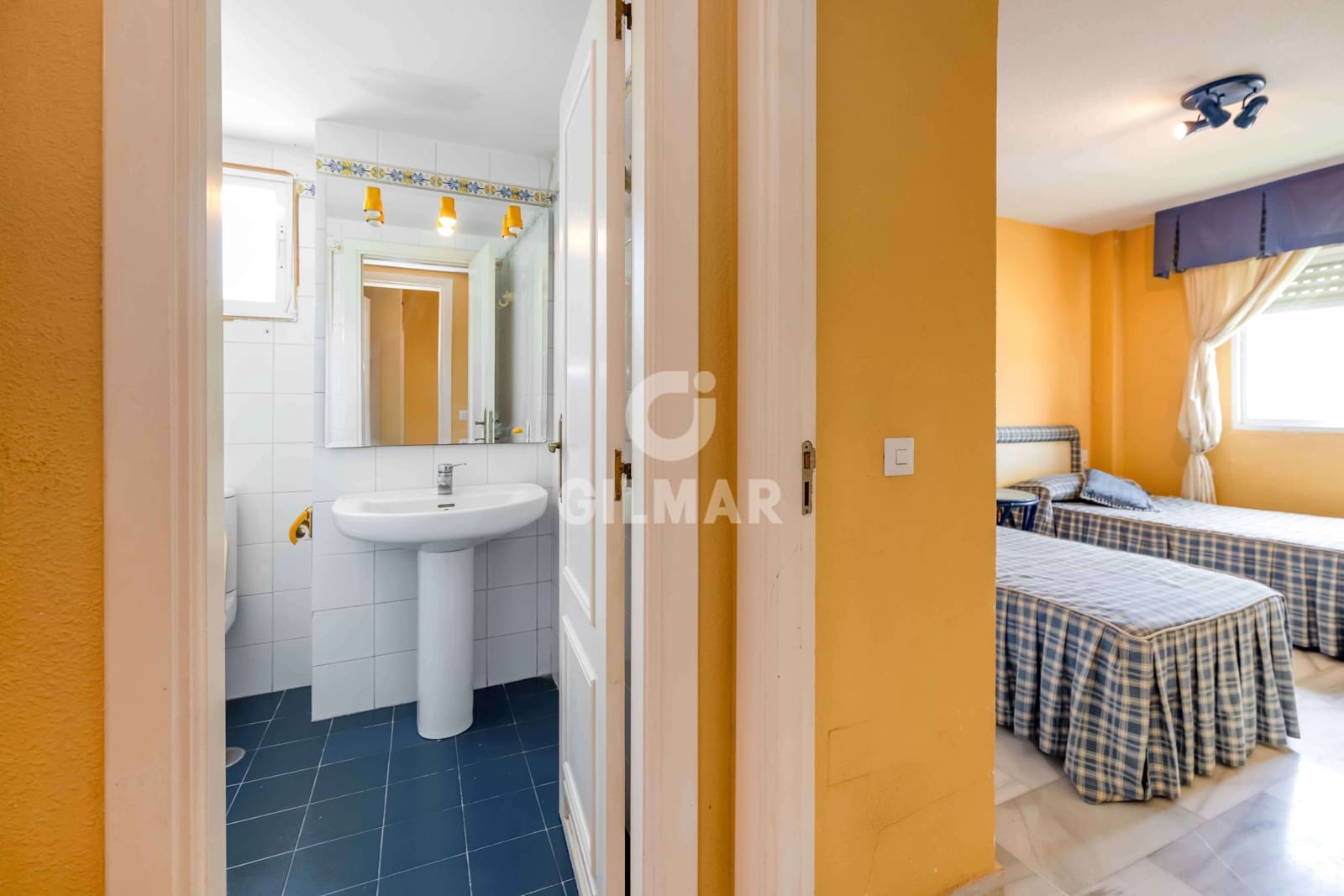 3 makuuhuone Asunto myytävänä paikassa Nueva Andalucia mukana uima-altaan 
autotalli - 535 000 € (Ref: 9205819)