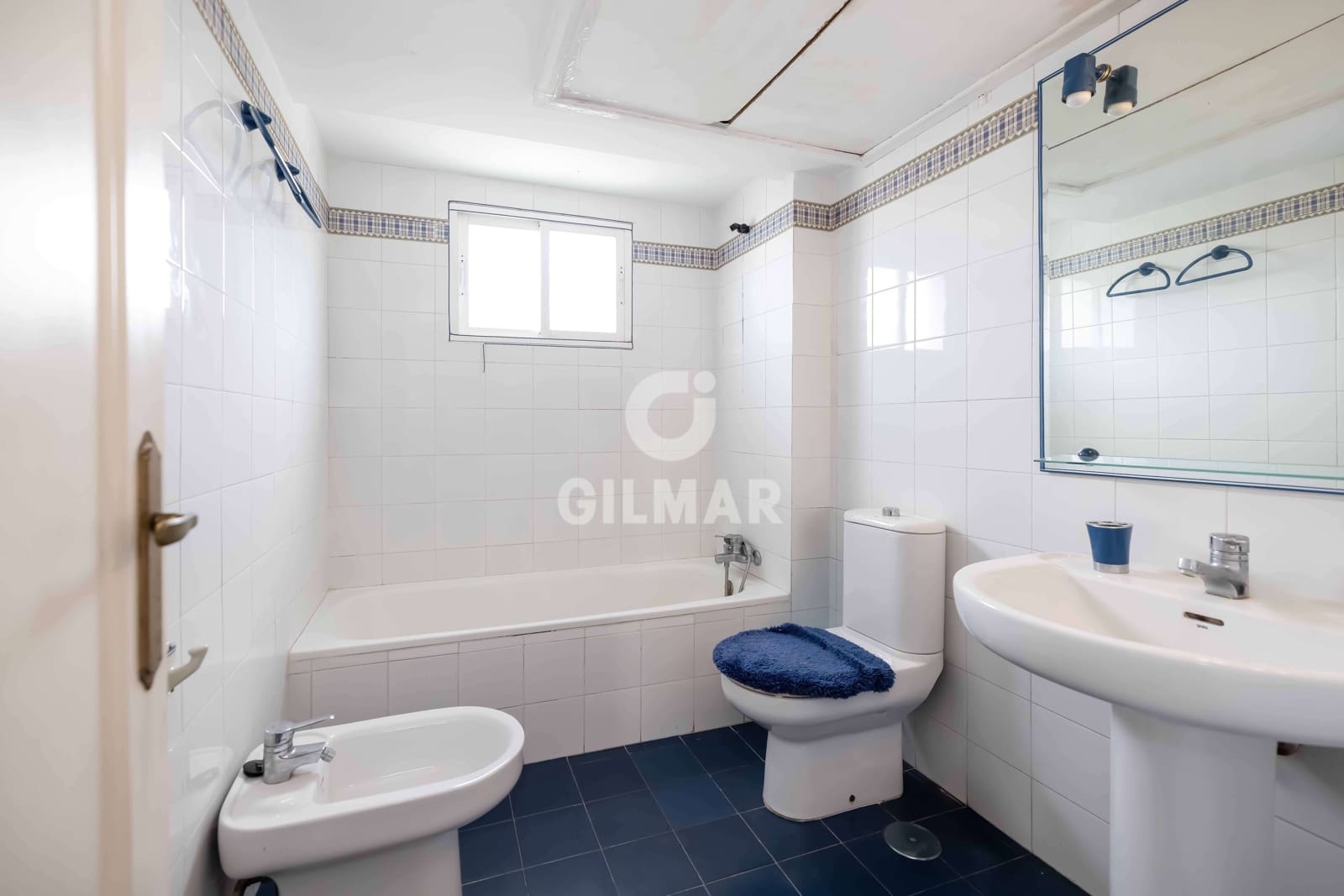 3 makuuhuone Asunto myytävänä paikassa Nueva Andalucia mukana uima-altaan 
autotalli - 535 000 € (Ref: 9205819)