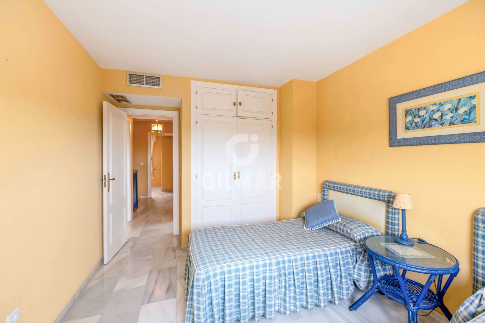 3 makuuhuone Asunto myytävänä paikassa Nueva Andalucia mukana uima-altaan 
autotalli - 535 000 € (Ref: 9205819)