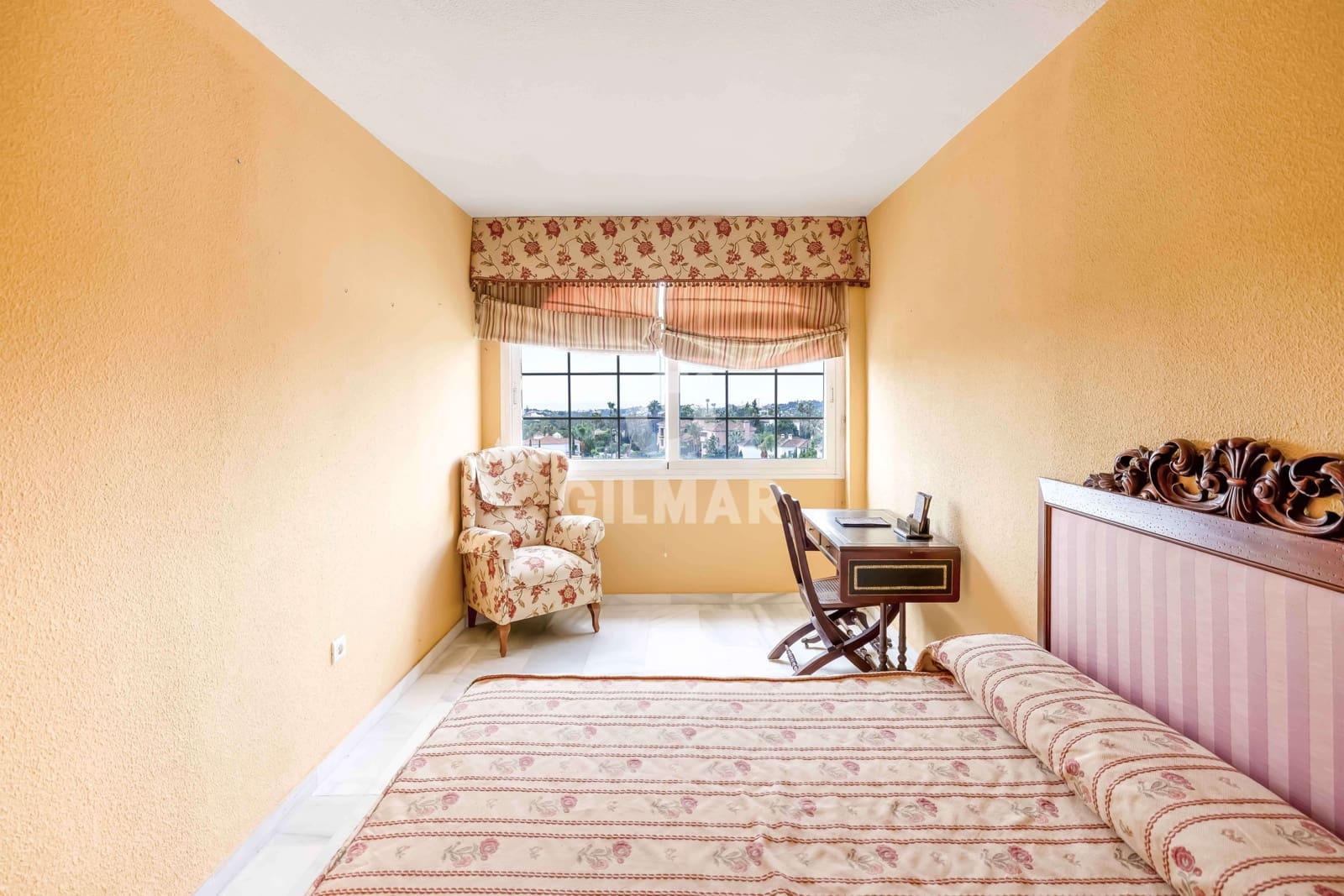 3 makuuhuone Asunto myytävänä paikassa Nueva Andalucia mukana uima-altaan 
autotalli - 535 000 € (Ref: 9205819)