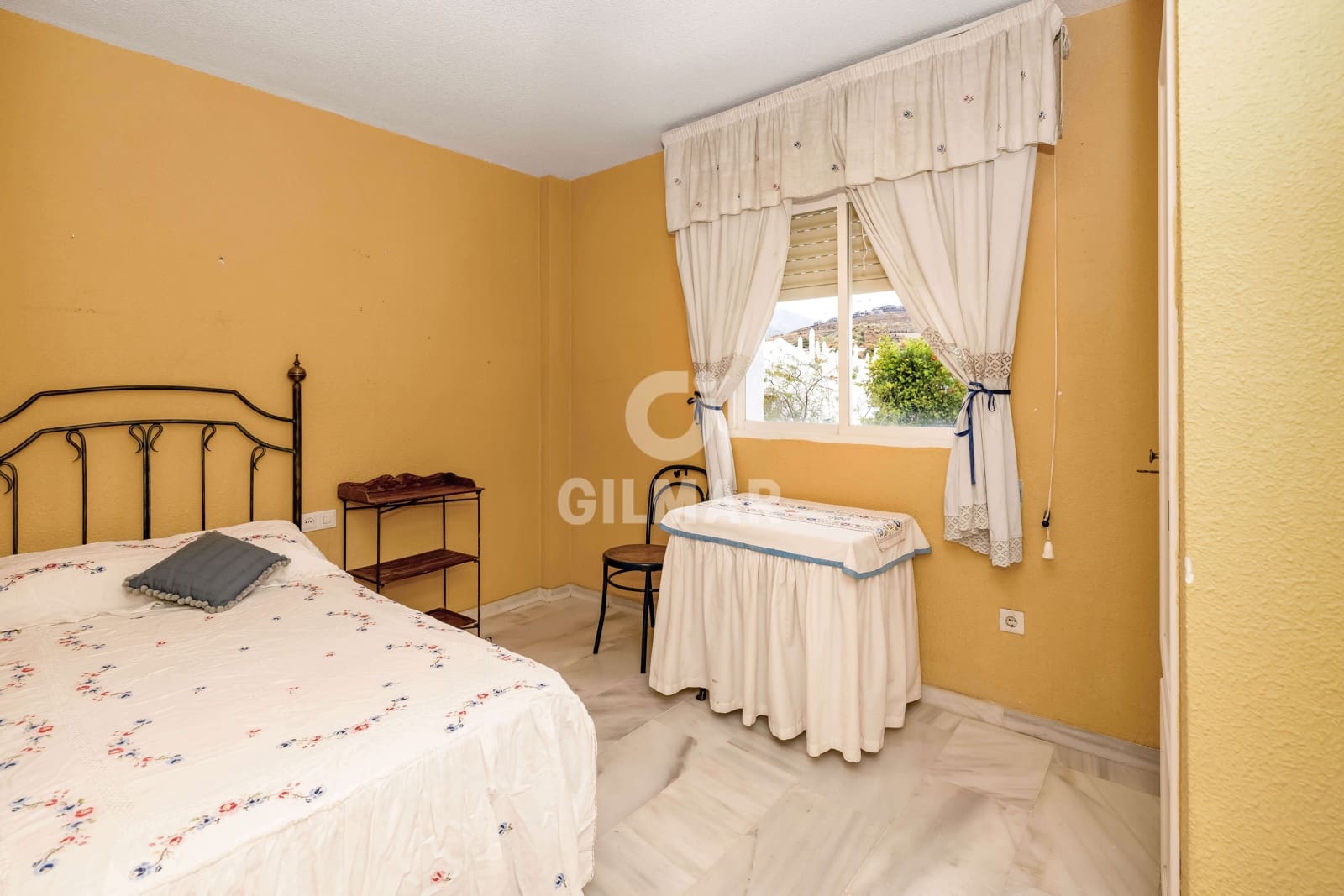 3 makuuhuone Asunto myytävänä paikassa Nueva Andalucia mukana uima-altaan 
autotalli - 535 000 € (Ref: 9205819)