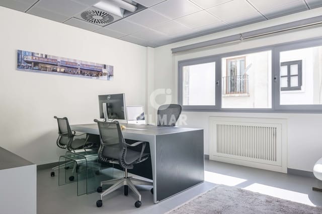 Kommersiell til salgs i Puerto Banus, Marbella - € 749 000 (Ref: 9205824)