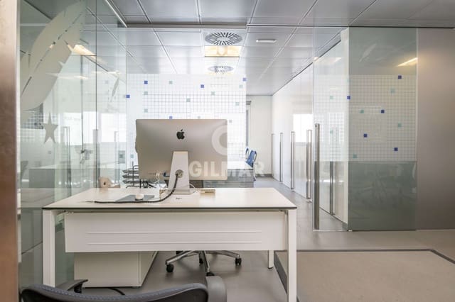 Kommersiell til salgs i Puerto Banus, Marbella - € 749 000 (Ref: 9205824)