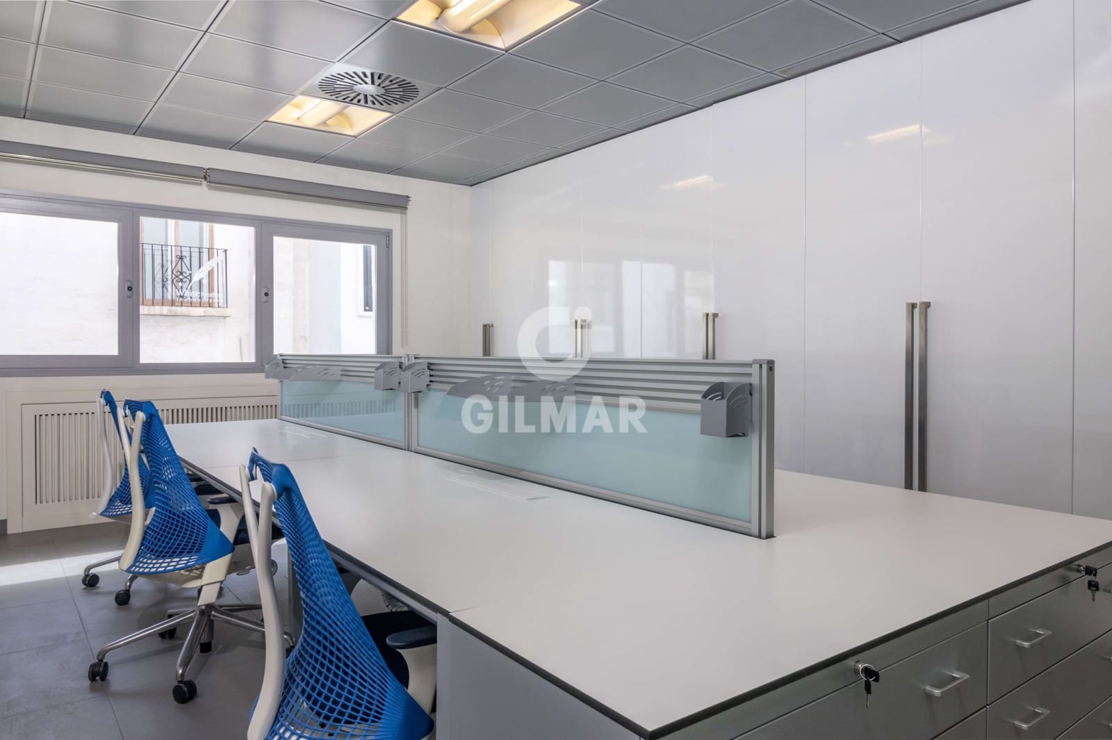 Komercyjne na sprzedaż w Puerto Banus - 749 000 € (Ref: 9205824)