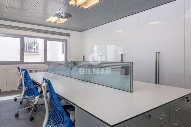 Kommersiell til salgs i Puerto Banus, Marbella - € 749 000 (Ref: 9205824)